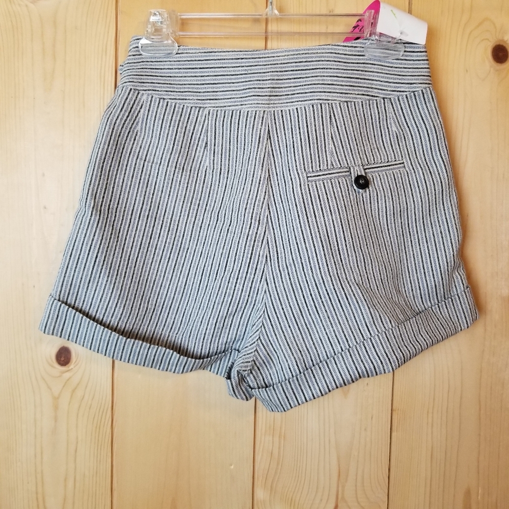 Vanessa Bruno Tobby Safari Inspired Cotton Linen Blend Striped Shorts - Picture 6 of 14
